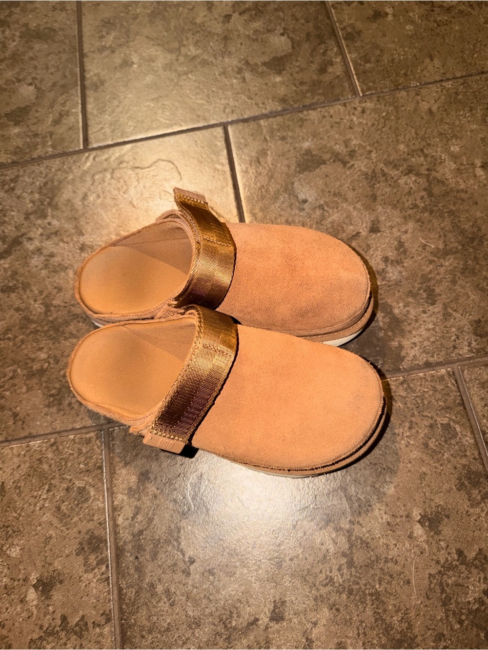 Ugg goldenstar clogs - 6.5 - Picture 4 of 4
